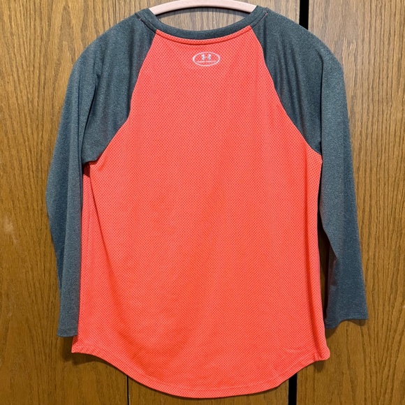 Under Armour ¾ Raglan Sleeve Top - Picture 2 of 3